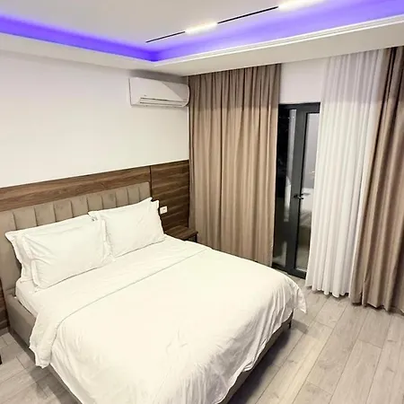Hotel Agron *