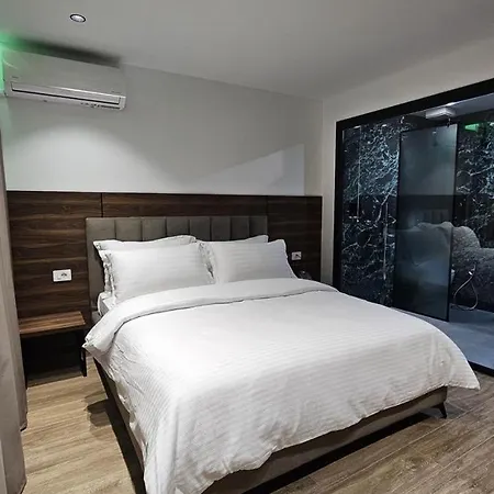 Hotel Agron *